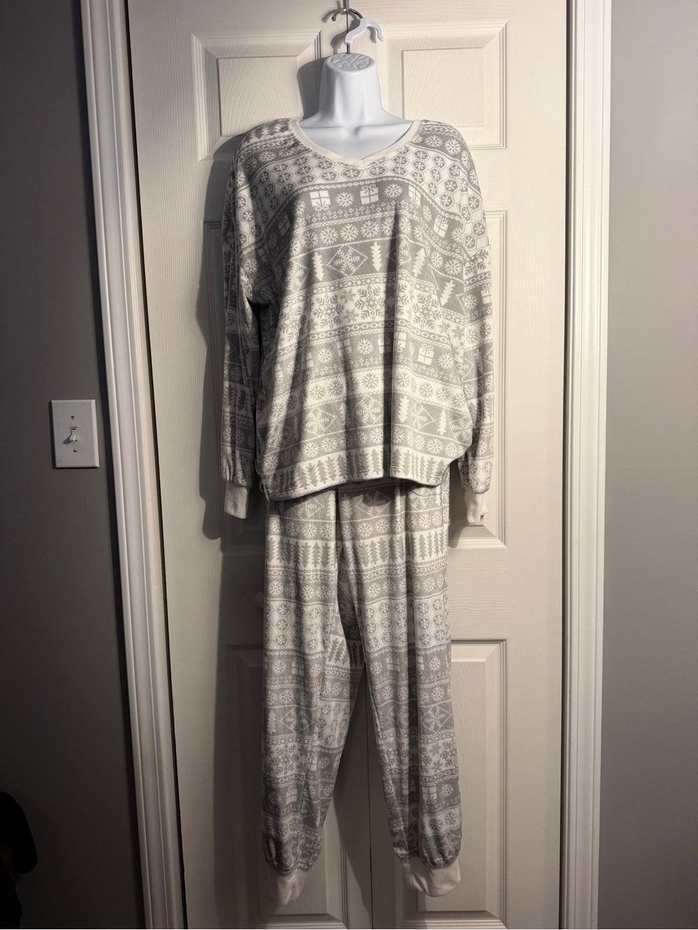 Cuddl Duds holiday pajama set size large